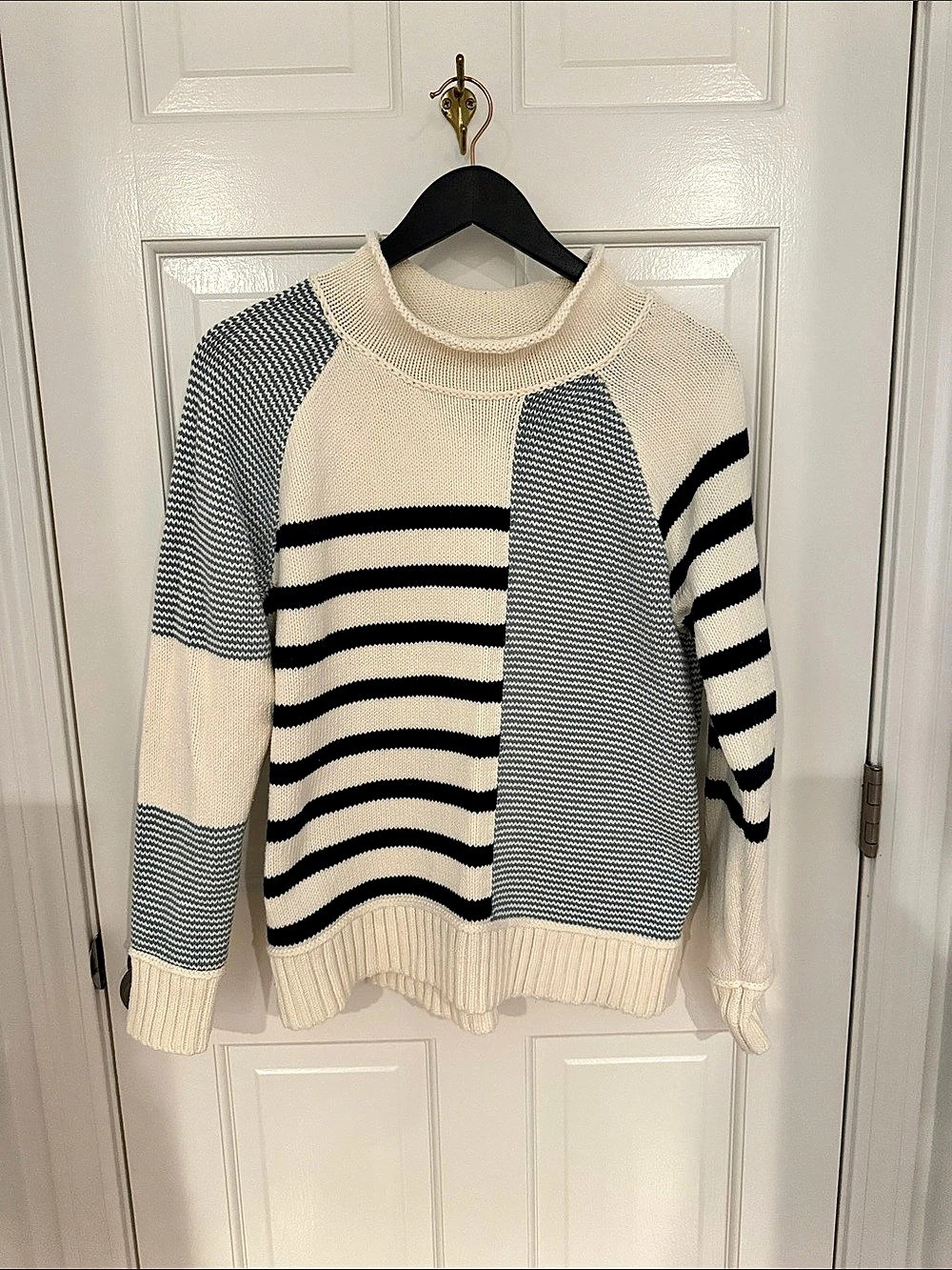 LL Bean Signature Color Block Crewneck Sweater Size Large Like New